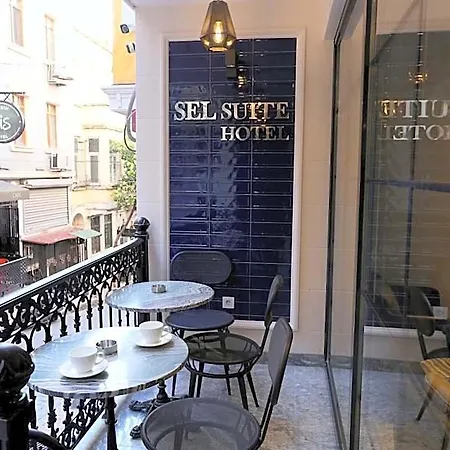 Sel Hotel *