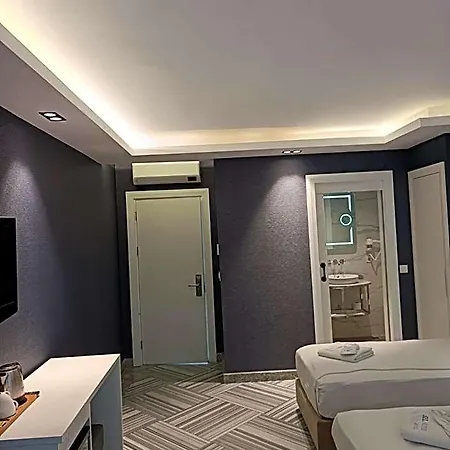 Sel Hotel *